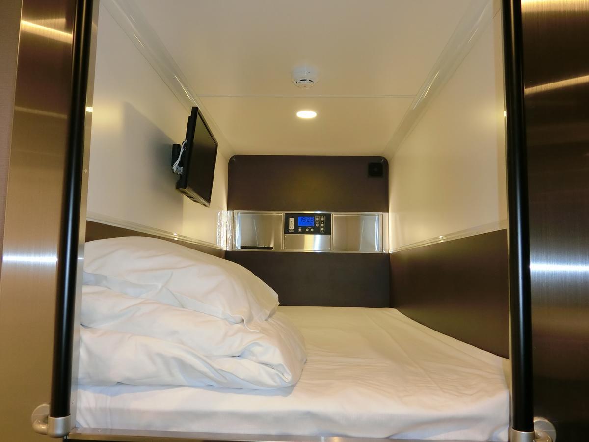 Capsule Hotel Valie Ebisucho Osaka Exterior photo