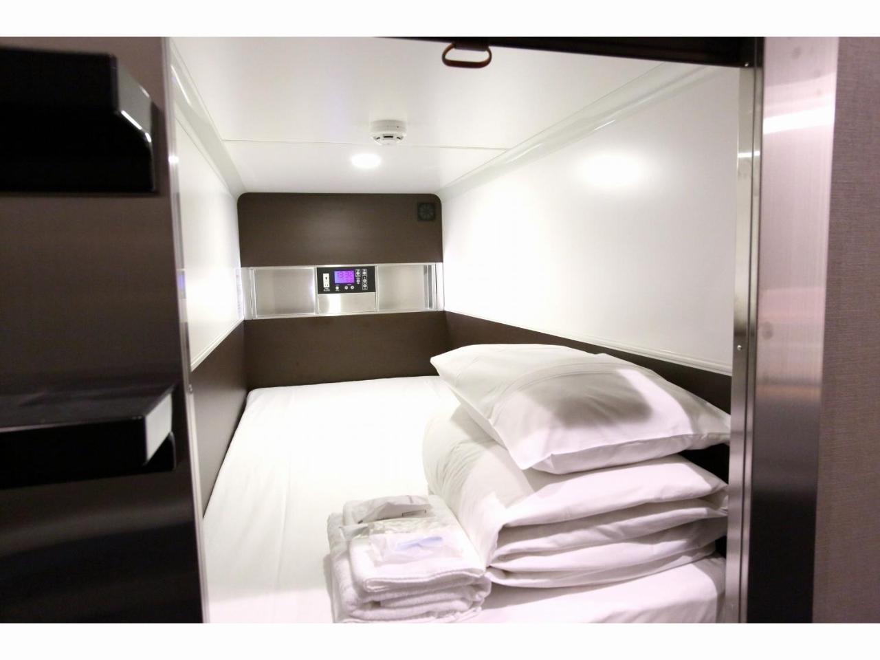 Capsule Hotel Valie Ebisucho Osaka Exterior photo